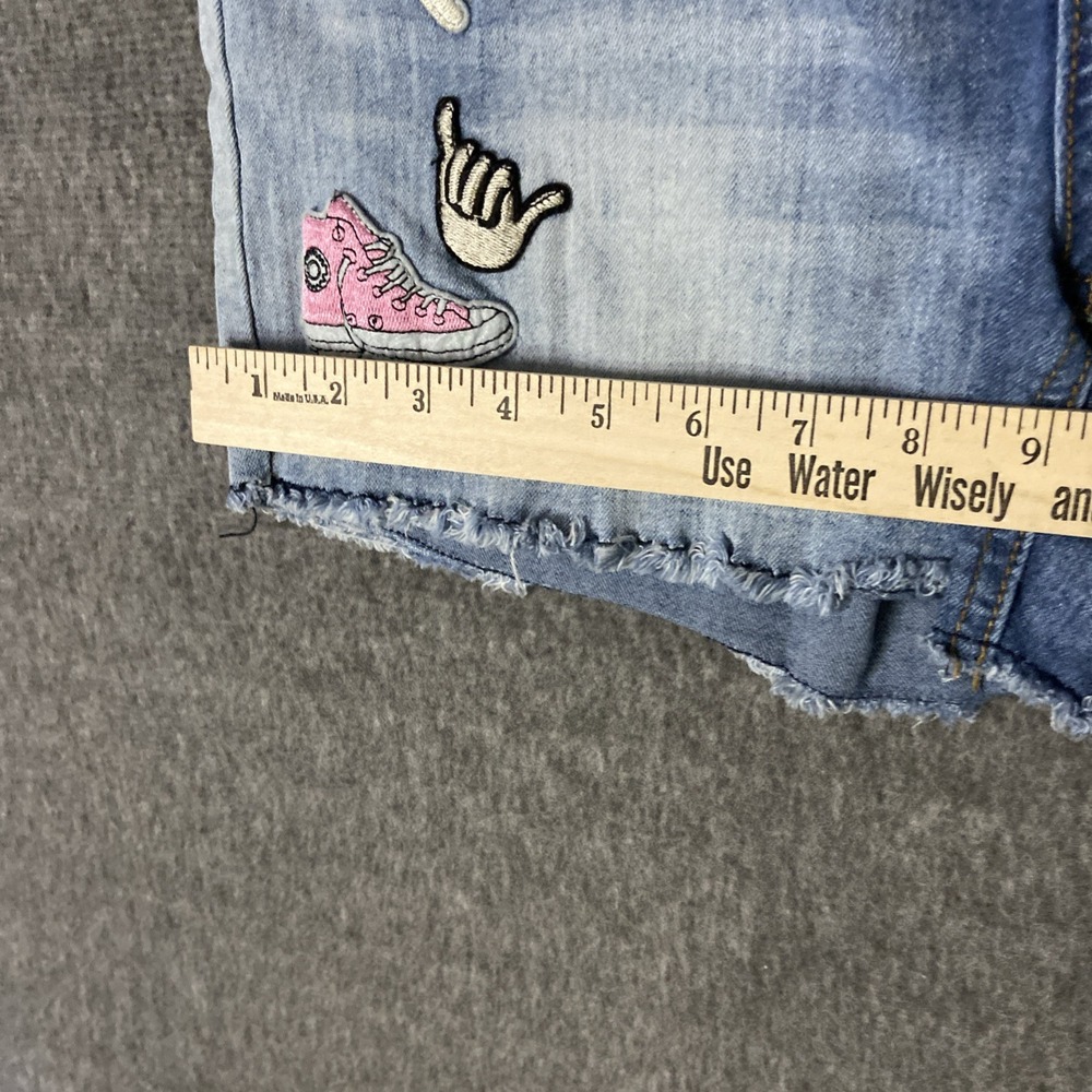 Indigo Rein Womens Denim Shorts Light Wash Patches Sequins Cat Rainbow Size 13 - Picture 12 of 12